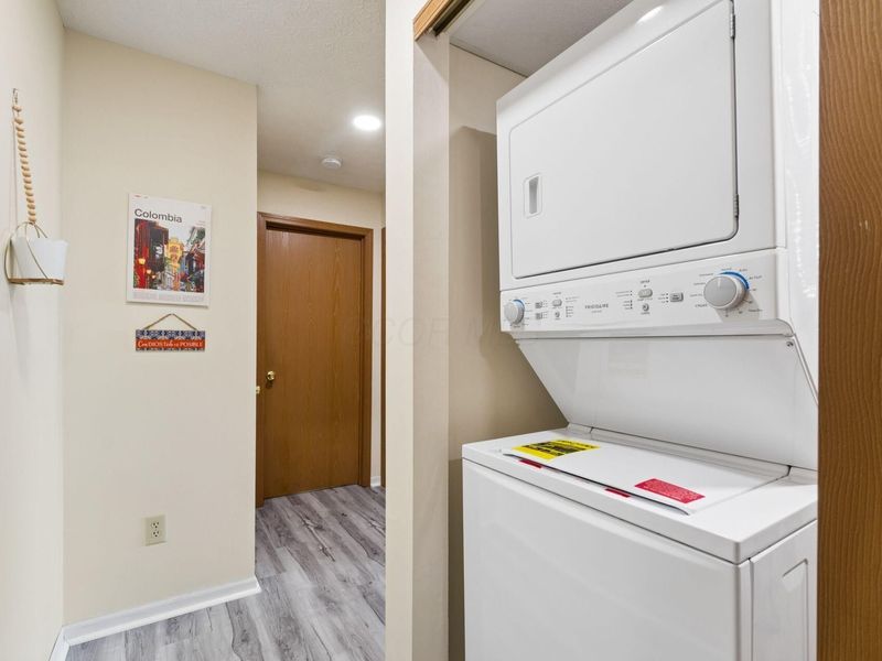 5885 Beechcroft Road, Unit 302, Columbus, OH 43229 Photo 19