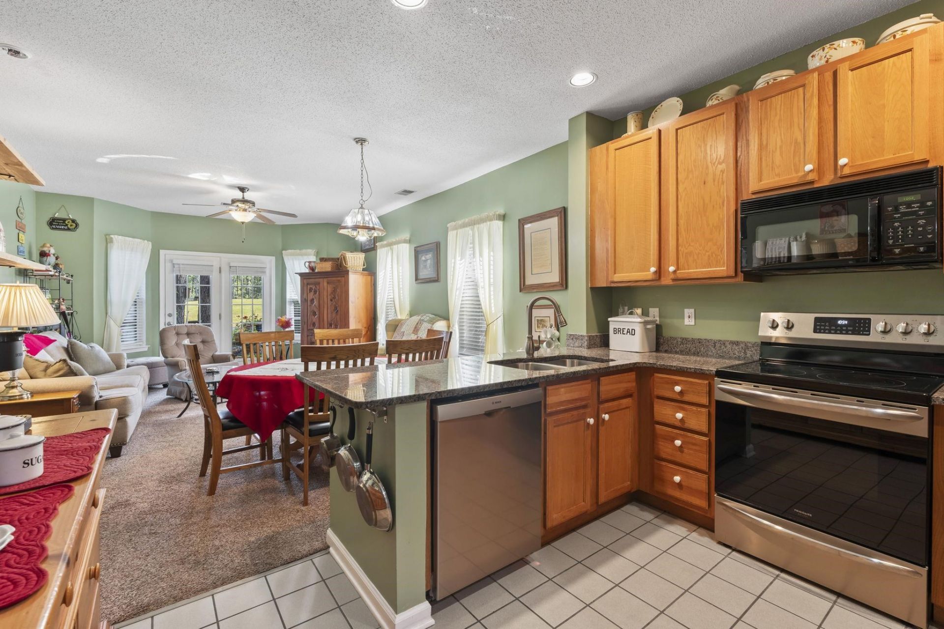 4545 Girvan Dr.  Photo 9