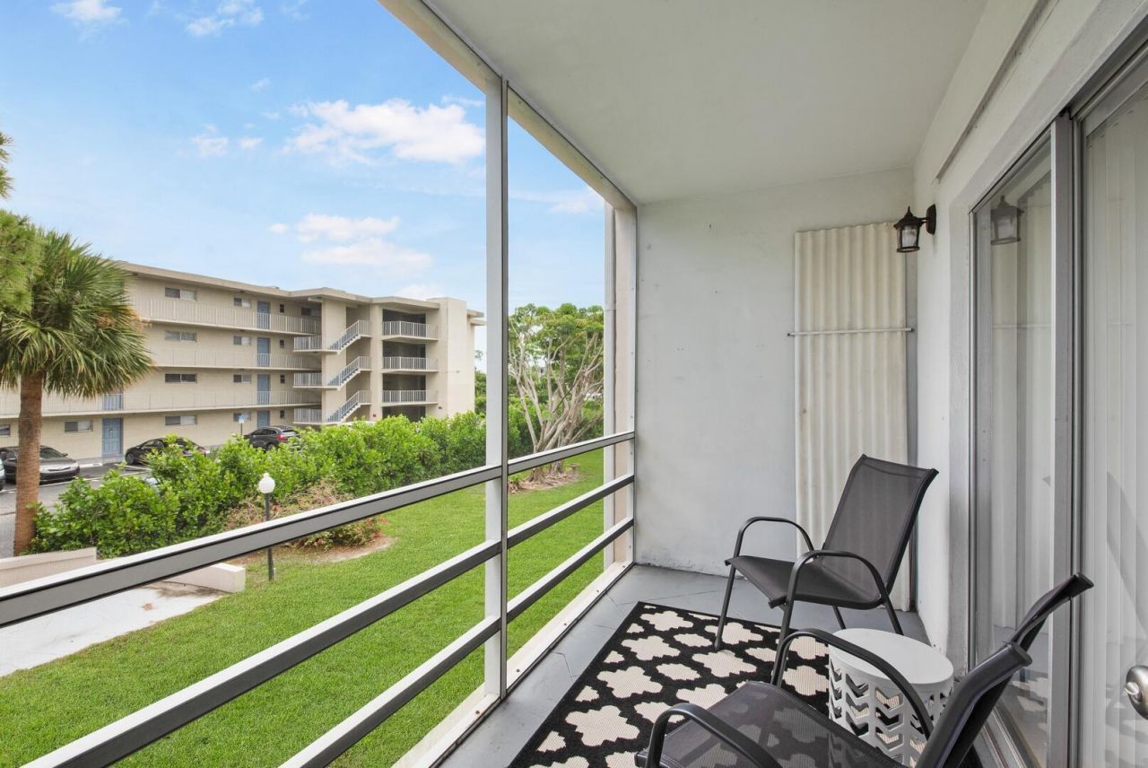 2581 Garden Drive N, Unit 206, Lake Worth, FL 33461 Photo