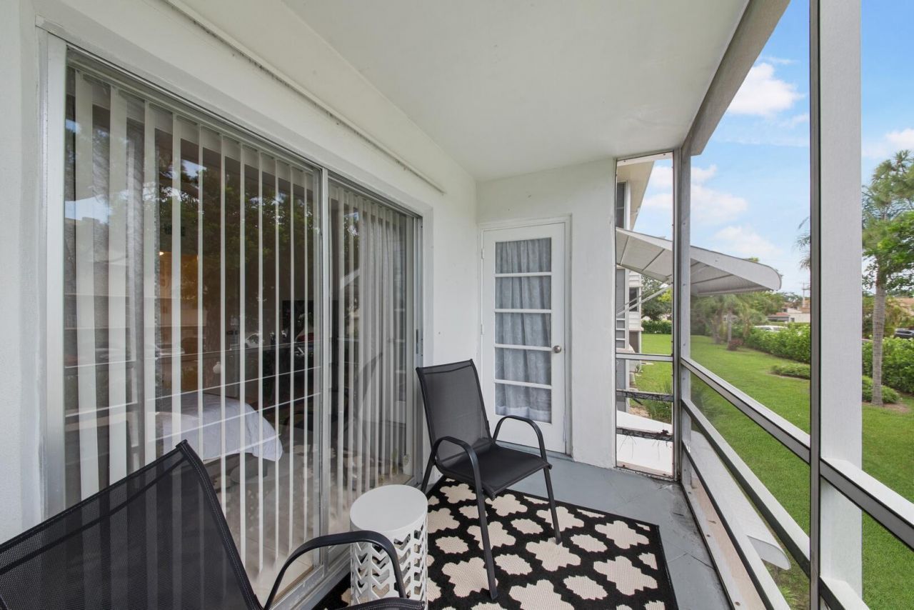 2581 Garden Drive N, Unit 206, Lake Worth, FL 33461 Photo