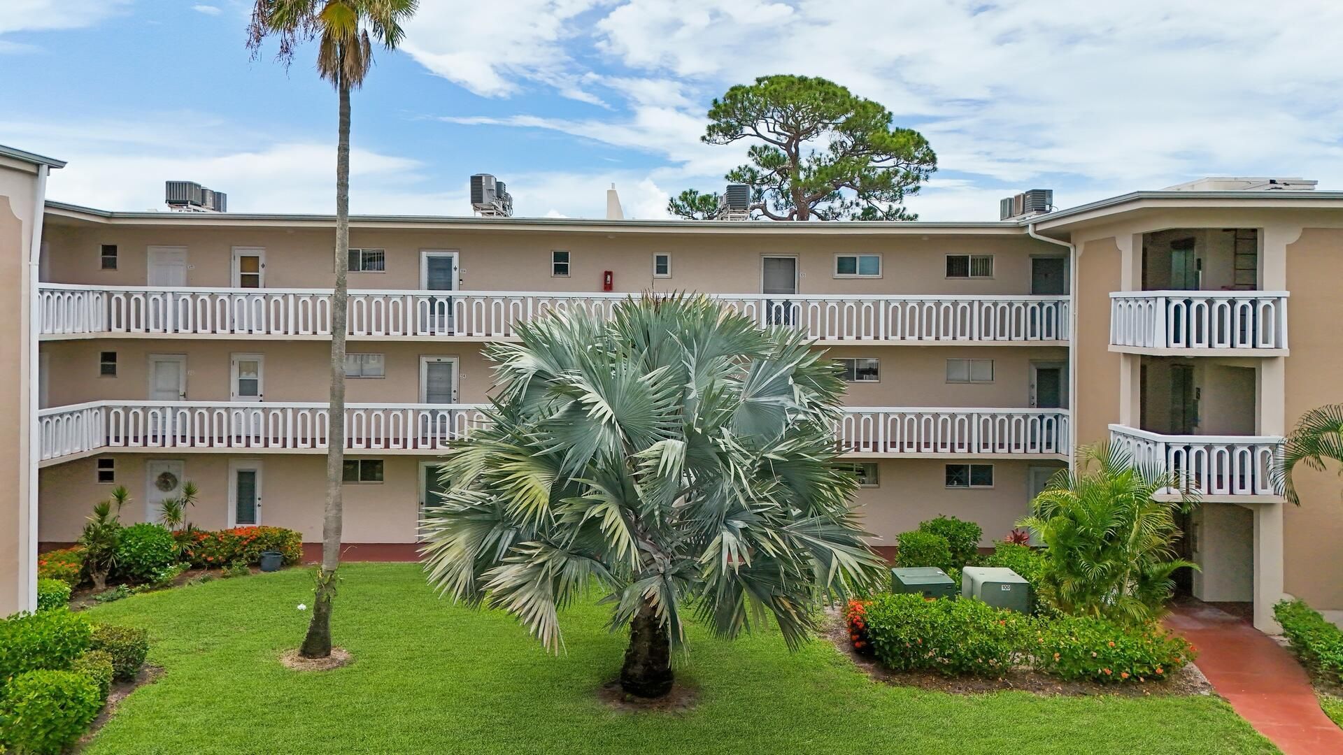 2581 Garden Drive N, Unit 206, Lake Worth, FL 33461 Photo