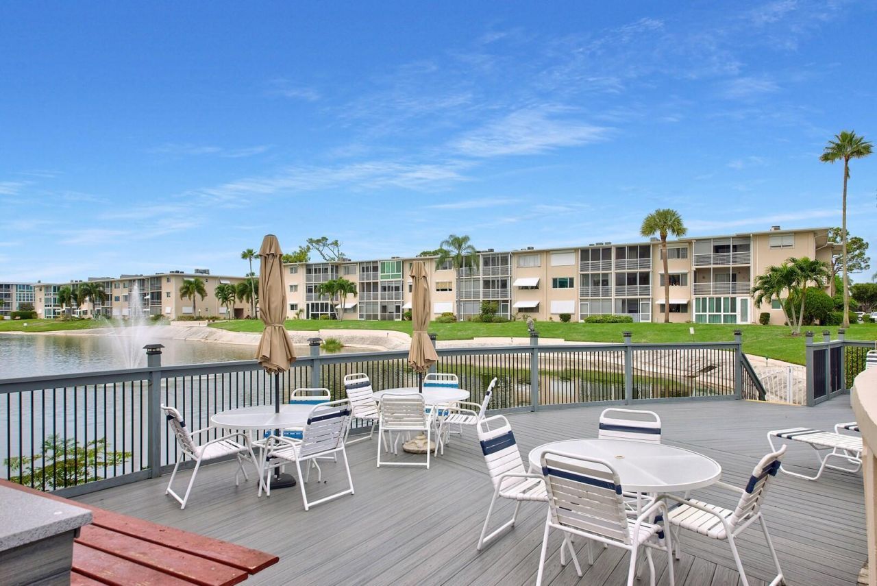 2581 Garden Drive N, Unit 206, Lake Worth, FL 33461 Photo