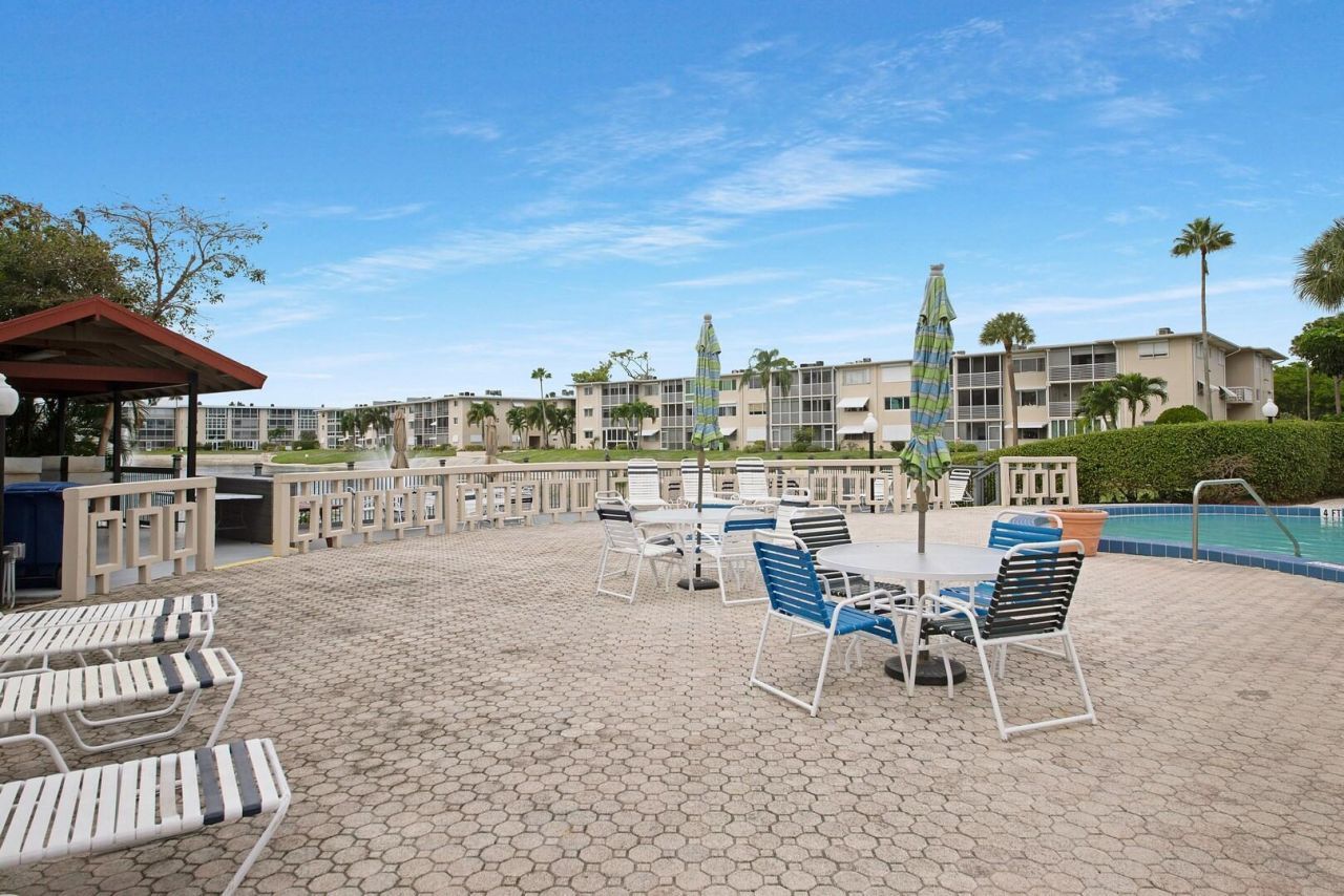 2581 Garden Drive N, Unit 206, Lake Worth, FL 33461 Photo
