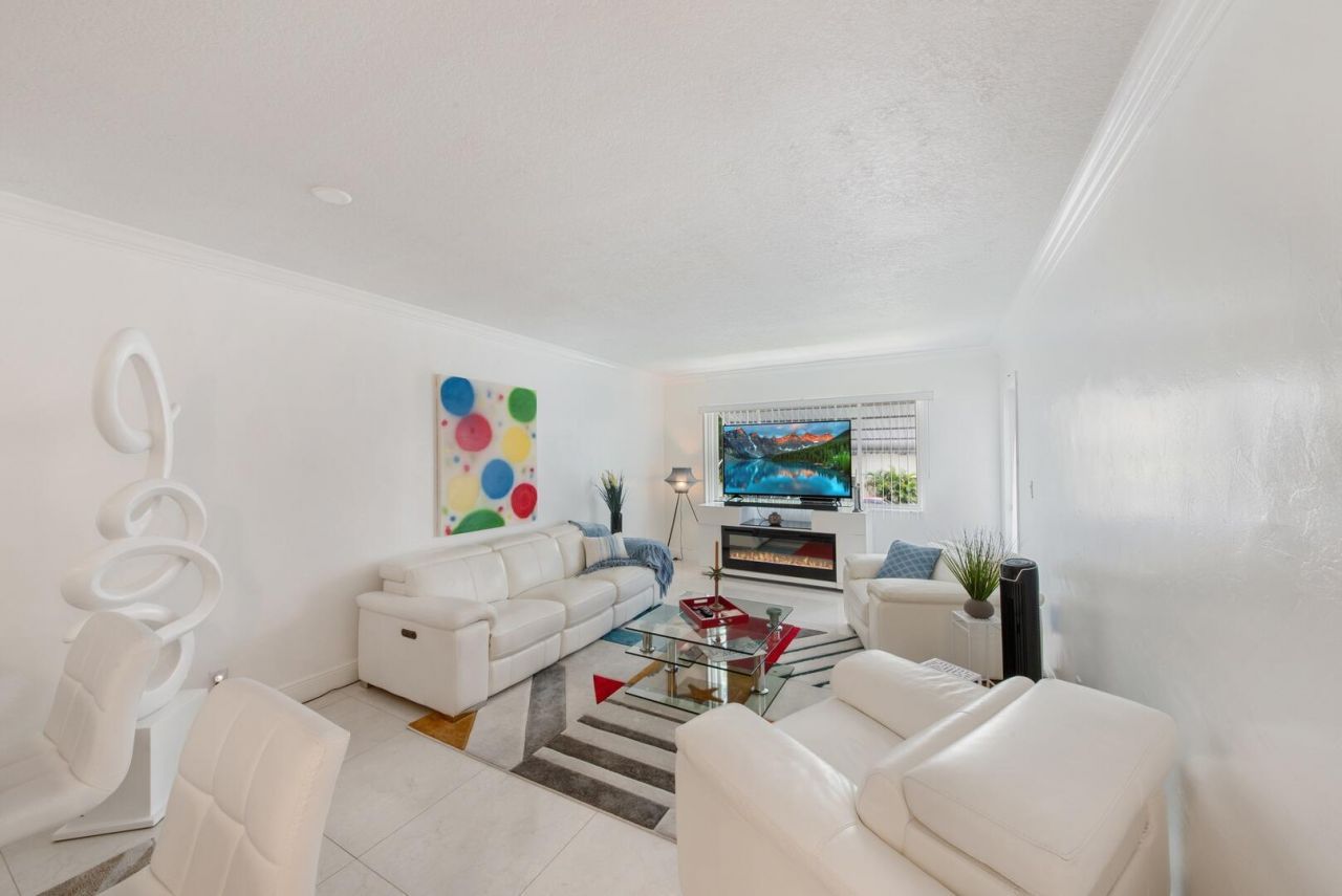 2581 Garden Drive N, Unit 206, Lake Worth, FL 33461 Photo