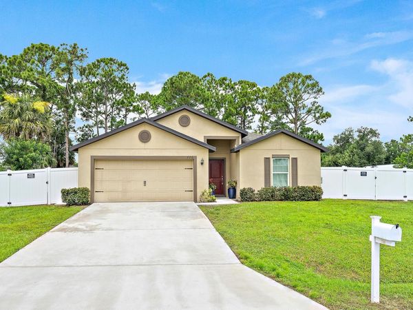 790 NW Kingston Street, Port St. Lucie, FL 34983