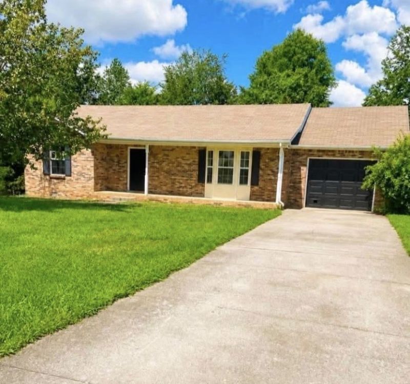 838 Turtle Creek Rd , Clarksville, TN 37043 Main Photo