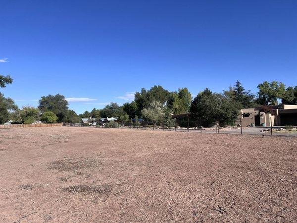 932 Hacienda Drive NW, Albuquerque, NM 87114