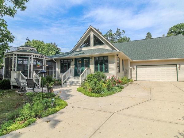 W9056 Ripley Road, Cambridge, WI 53523