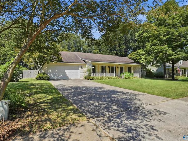 14875 Clovercrest Drive, Huntsville, AL 35803