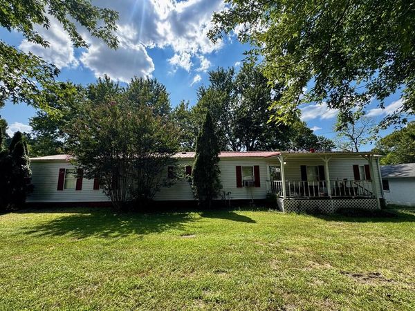 1542 Gainesboro Grade, Cookeville, TN 38501