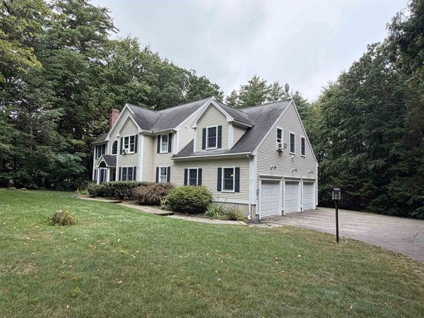 7 Palmer Drive, Kensington, NH 03833