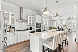 806 Kings Oak Court photo 4