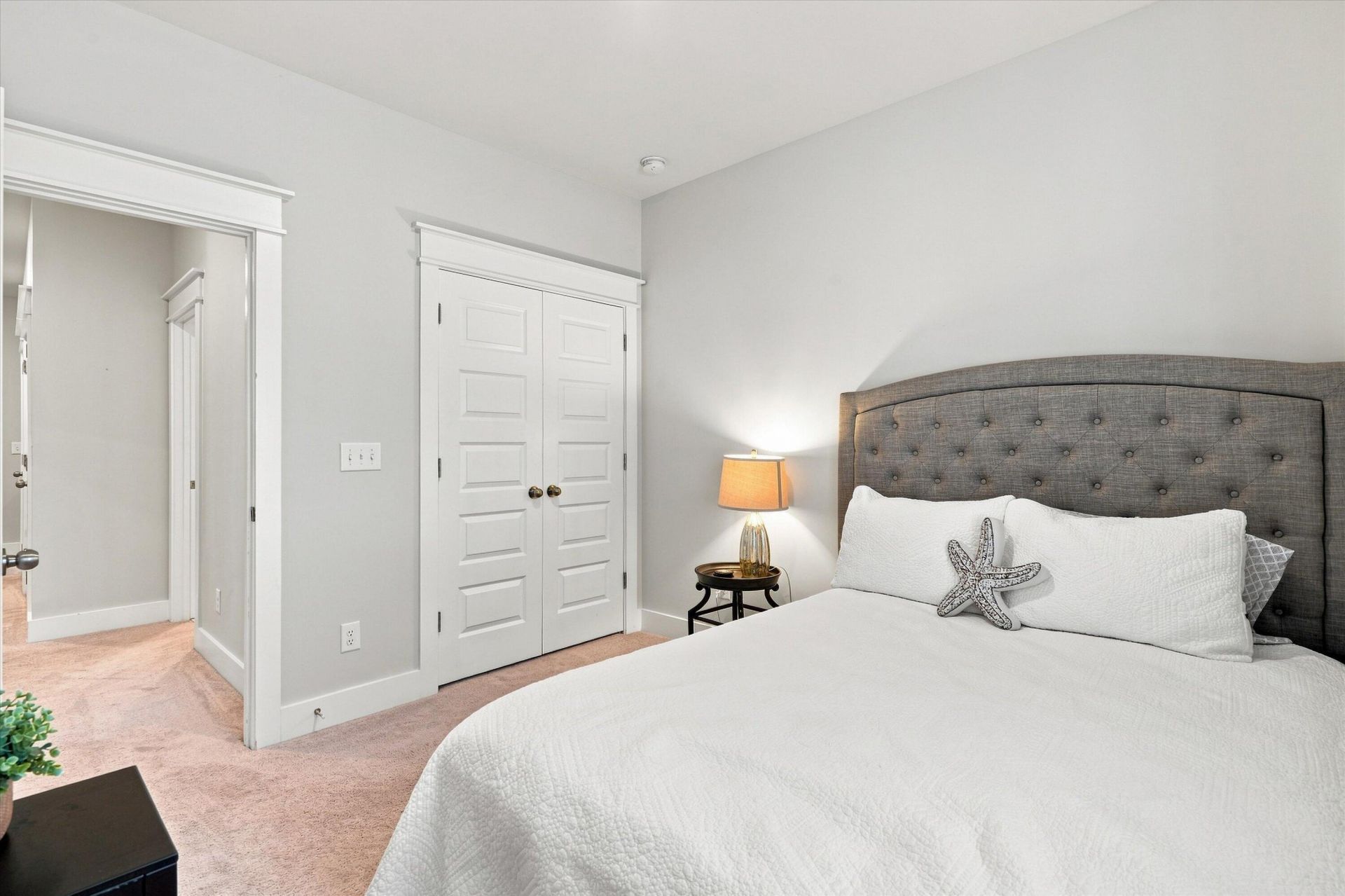 806 Kings Oak Court Photo 22