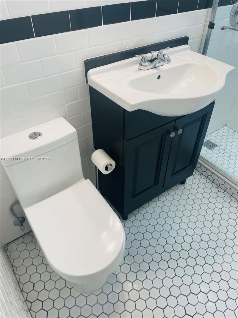 3401 SW 11 St, Unit 3 (aka 1B), Miami, FL 33135 Photo