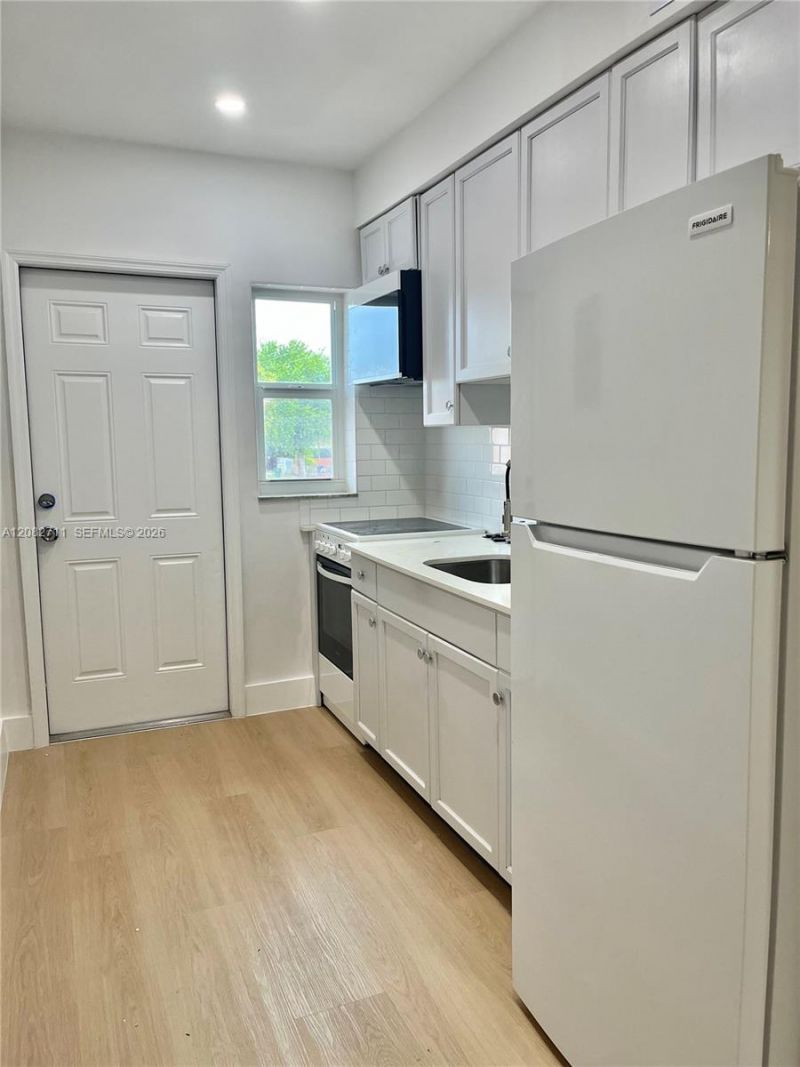 3401 SW 11 St, Unit 3 (aka 1B), Miami, FL 33135 Photo