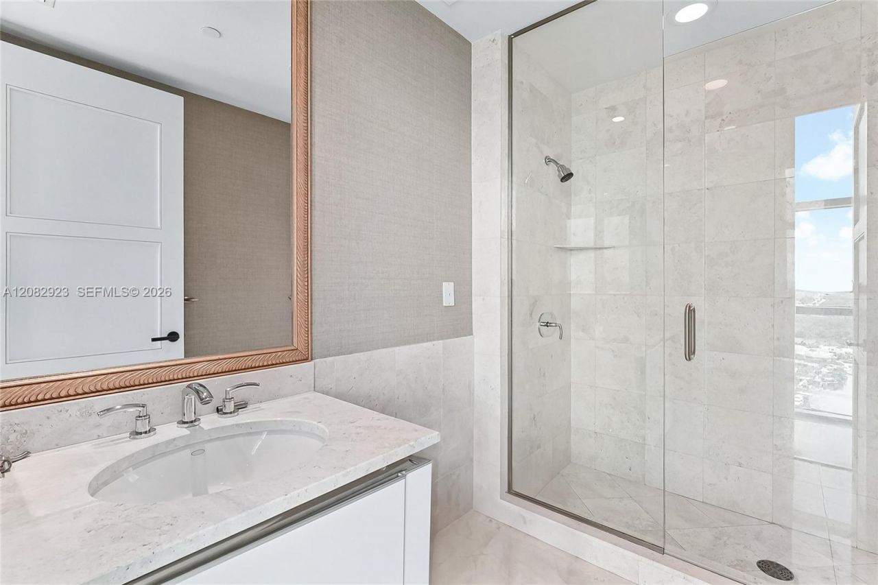 16051 Collins Ave, Unit 2903, Sunny Isles Beach, FL 33160 Photo