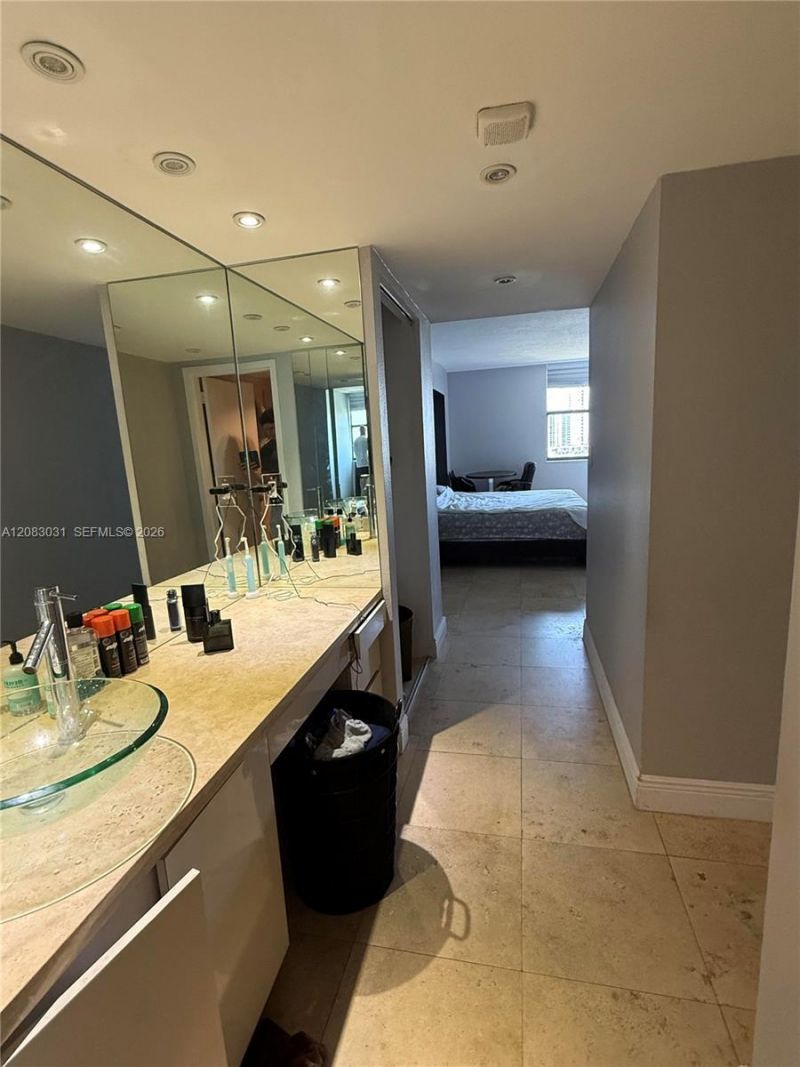 3375 N Country Club Dr , Unit 1004, Aventura, FL 33180 Photo