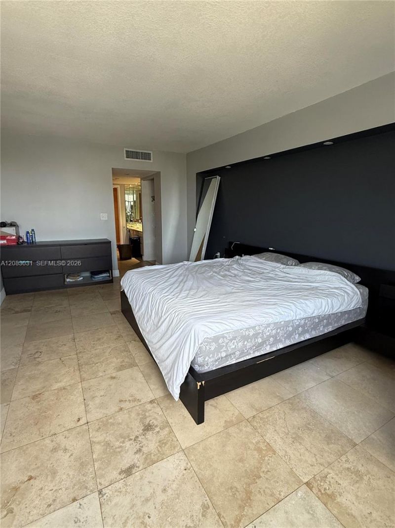 3375 N Country Club Dr , Unit 1004, Aventura, FL 33180 Photo