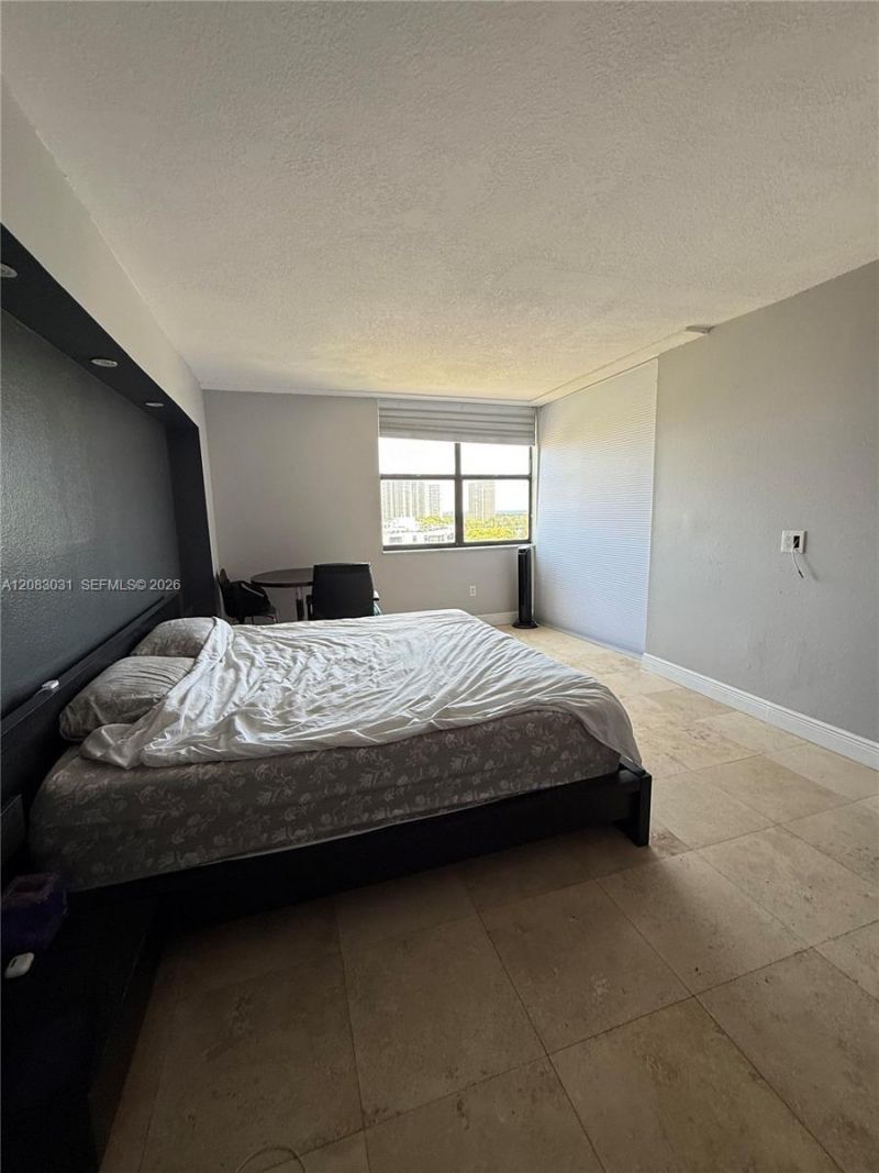 3375 N Country Club Dr , Unit 1004, Aventura, FL 33180 Photo