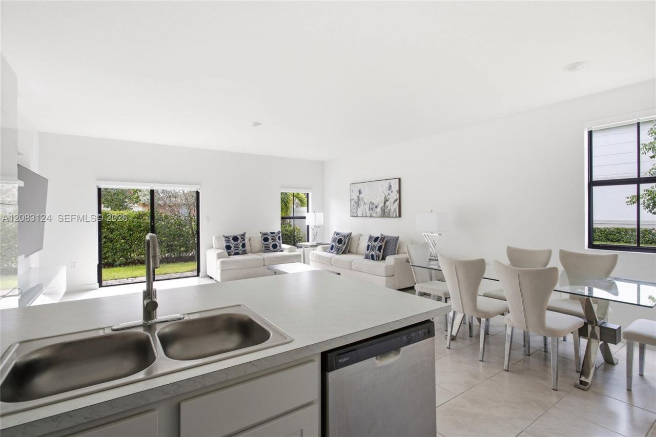926 NW 3rd Ter, Unit 926, Pompano Beach, FL 33060 Photo