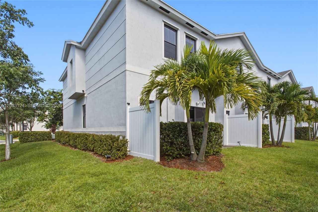 926 NW 3rd Ter, Unit 926, Pompano Beach, FL 33060 Photo