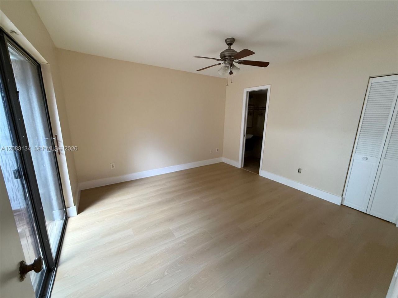 19233 E Lake Dr , Unit 19233, Hialeah, FL 33015 Photo