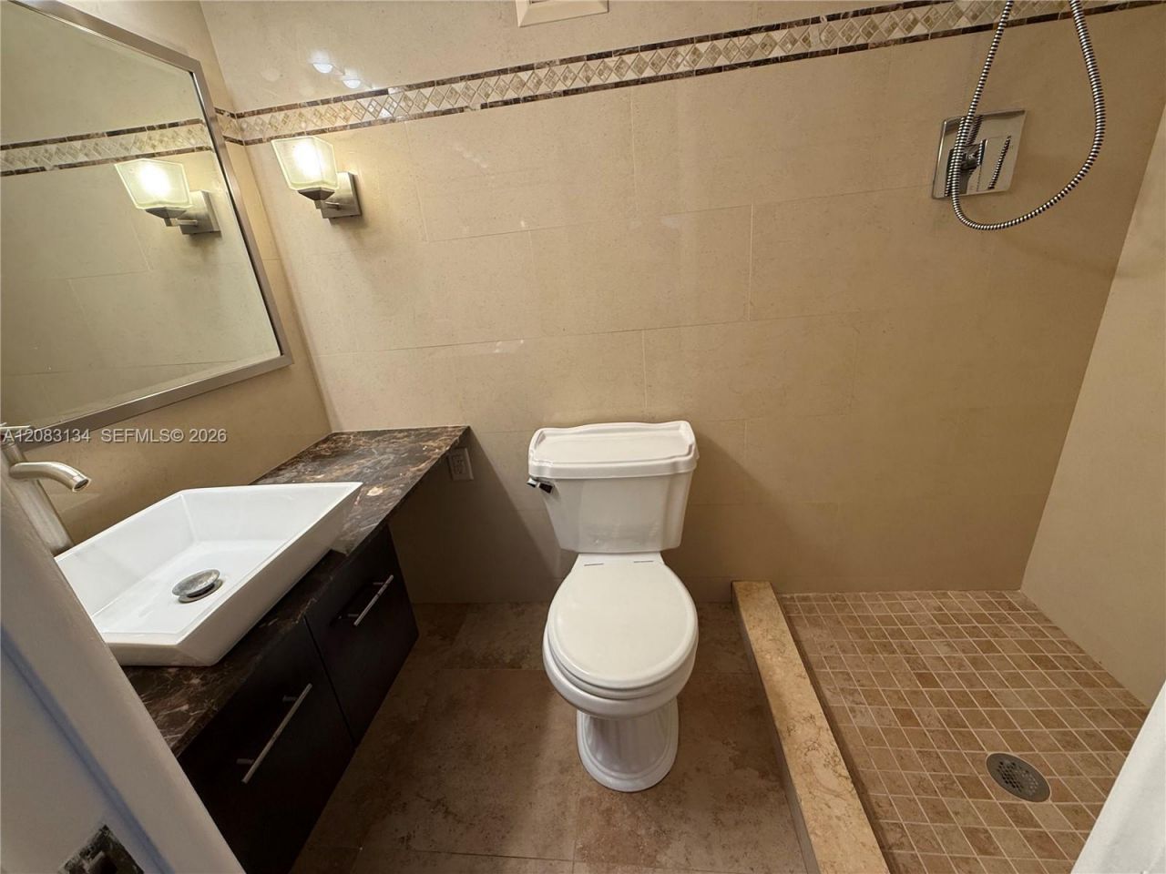 19233 E Lake Dr , Unit 19233, Hialeah, FL 33015 Photo