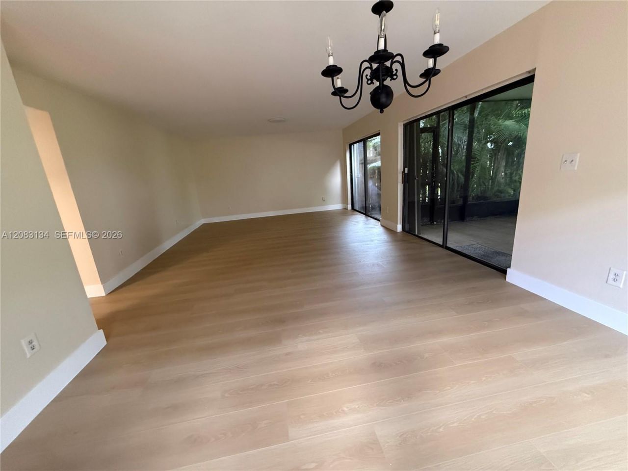 19233 E Lake Dr , Unit 19233, Hialeah, FL 33015 Photo