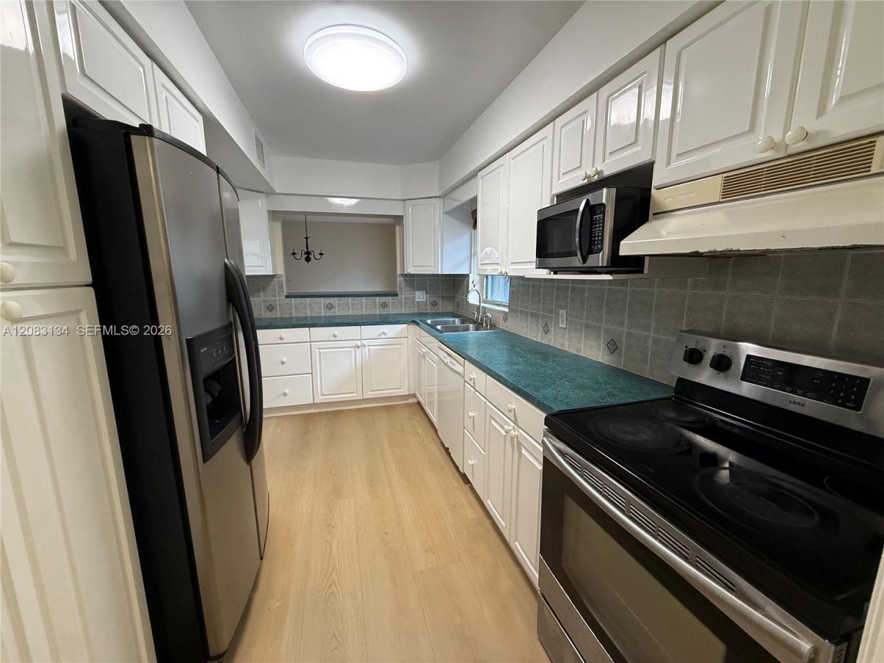19233 E Lake Dr , Unit 19233, Hialeah, FL 33015 Photo
