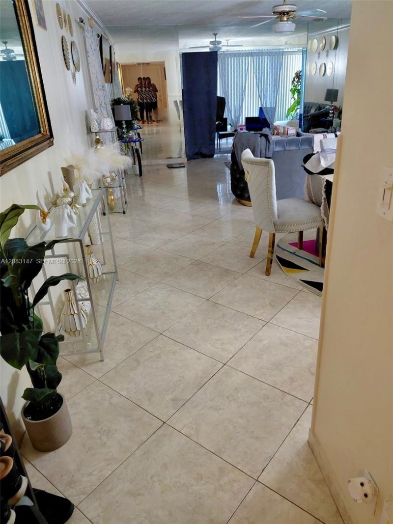 3940 NW 42nd Ave, Unit 321, Lauderdale Lakes, FL 33319 Photo