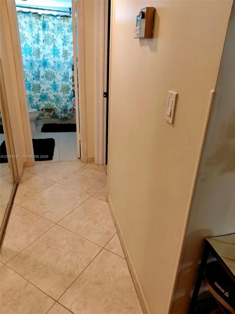 3940 NW 42nd Ave, Unit 321, Lauderdale Lakes, FL 33319 Photo