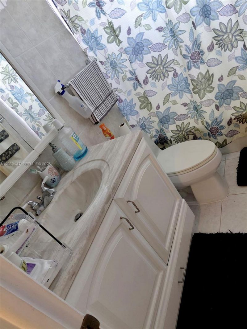 3940 NW 42nd Ave, Unit 321, Lauderdale Lakes, FL 33319 Photo