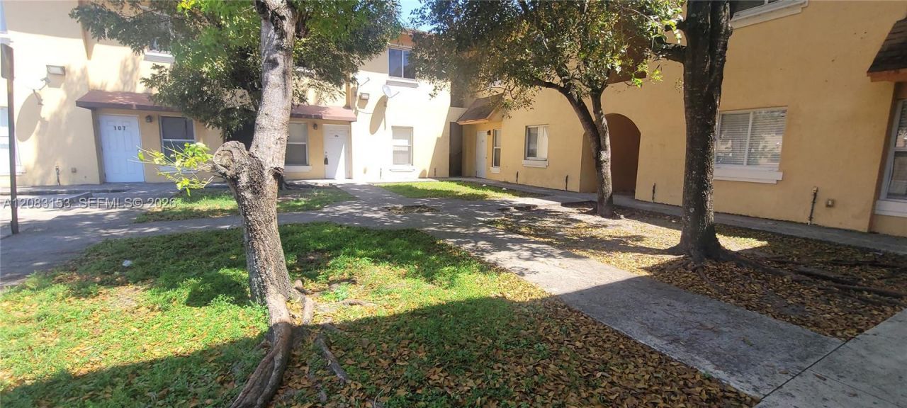 33 E 20th St , Unit 203, Hialeah, FL 33010 Photo