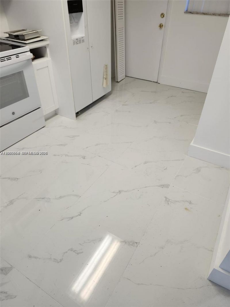 1780 NE 191st St, Unit 204-2, Miami, FL 33179 Photo