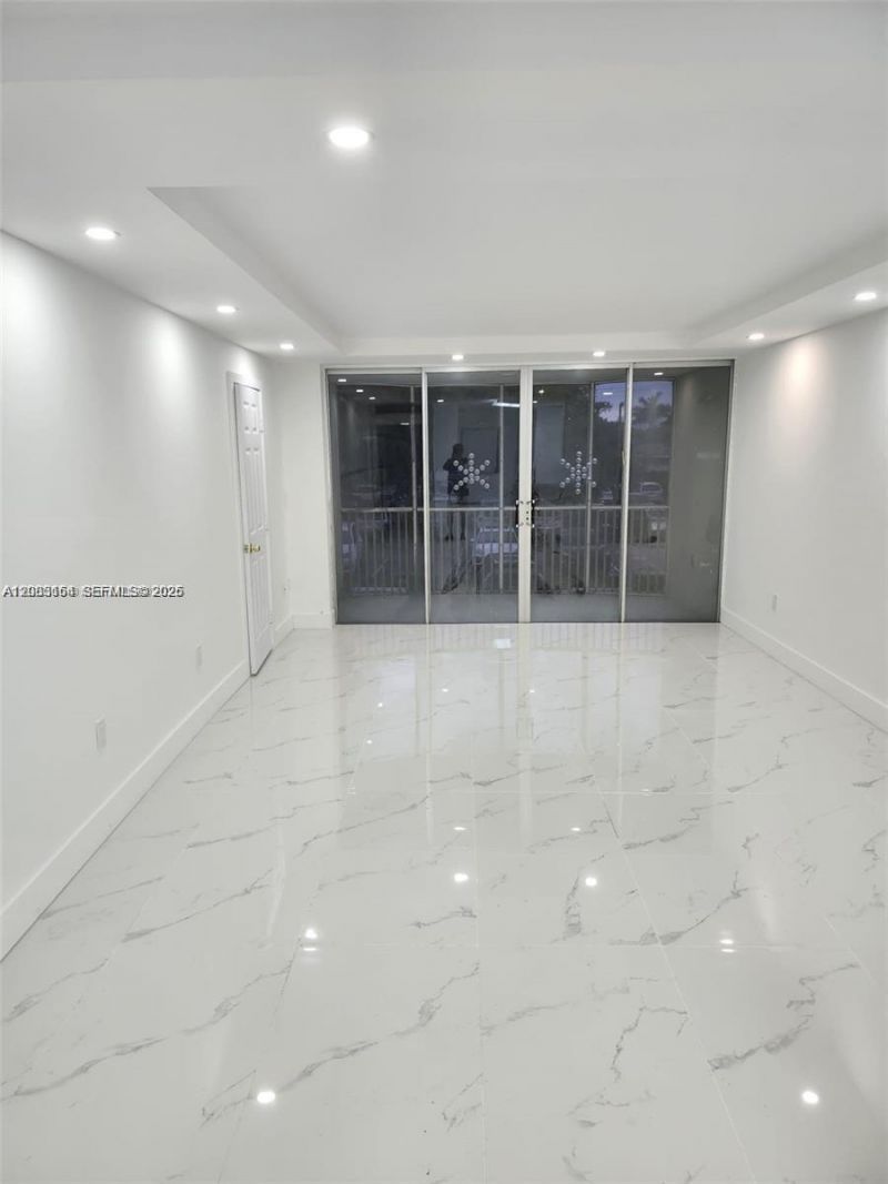 1780 NE 191st St, Unit 204-2, Miami, FL 33179 Photo