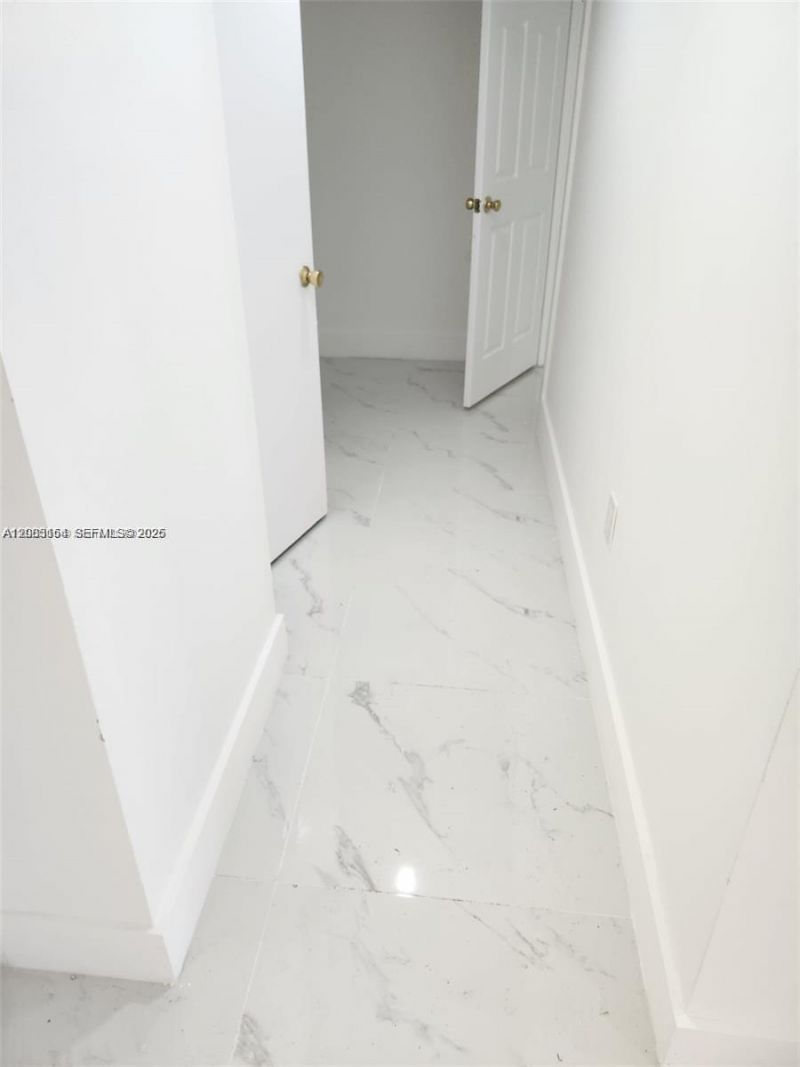 1780 NE 191st St, Unit 204-2, Miami, FL 33179 Photo