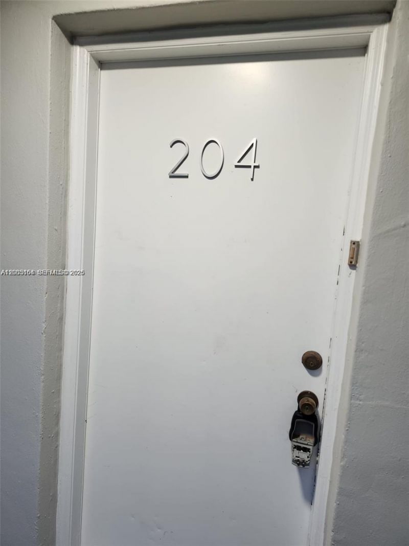 1780 NE 191st St, Unit 204-2, Miami, FL 33179 Photo