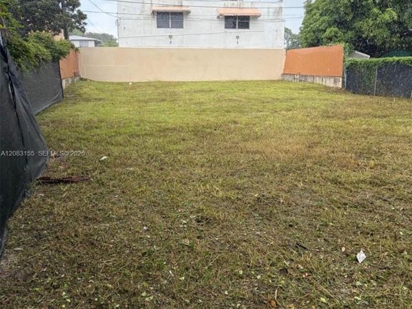 816 NW 21st Ct , Miami, FL 33125