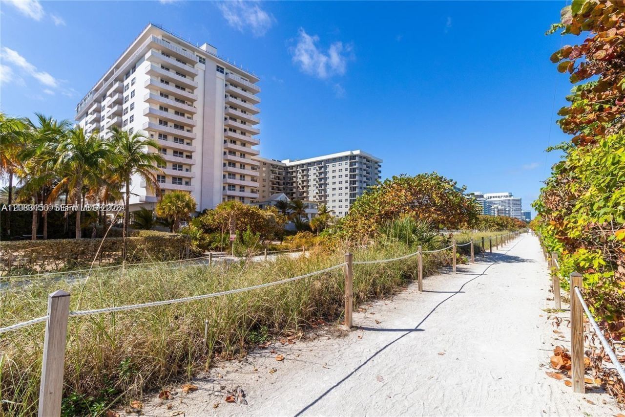 9225 Collins Ave, Unit 504, Surfside, FL 33154 Photo