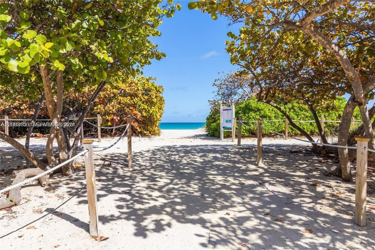 9225 Collins Ave, Unit 504, Surfside, FL 33154 Photo