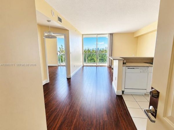 5077 NW 7th St, Unit 1105, Miami, FL 33126