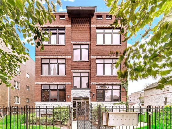 3541 S Prairie Avenue , Unit 4, Chicago, IL 60653