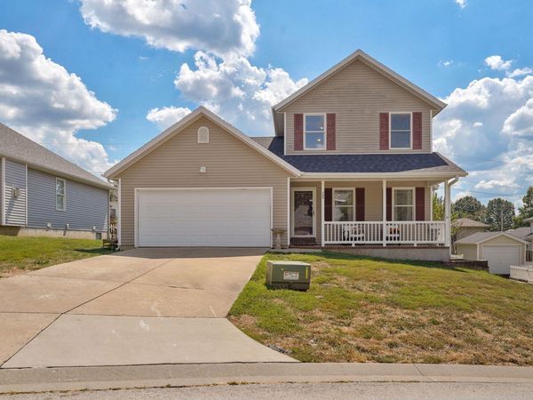 708 E Saint Charles Street , Ozark, MO 65721