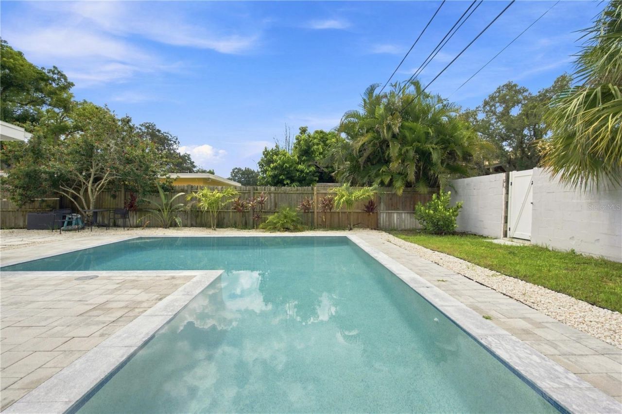 11610 116th Street , Seminole, FL 33778 Photo