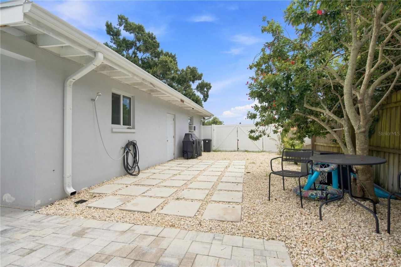 11610 116th Street , Seminole, FL 33778 Photo