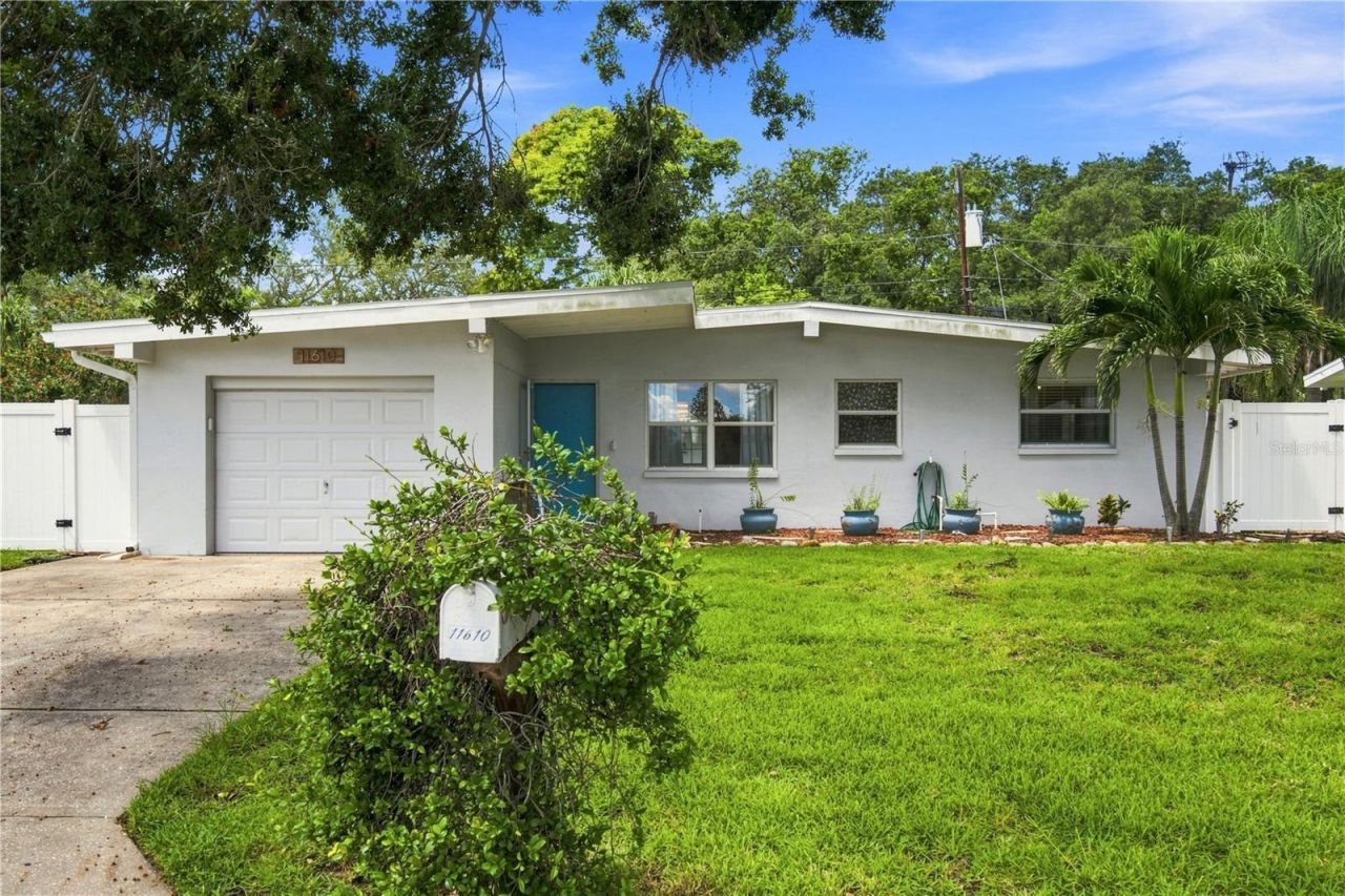 11610 116th Street , Seminole, FL 33778 Photo