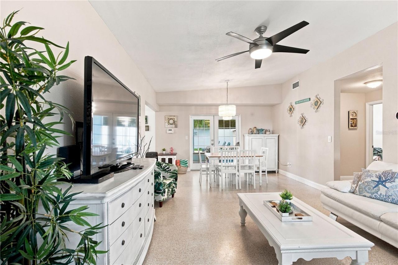 11610 116th Street , Seminole, FL 33778 Photo