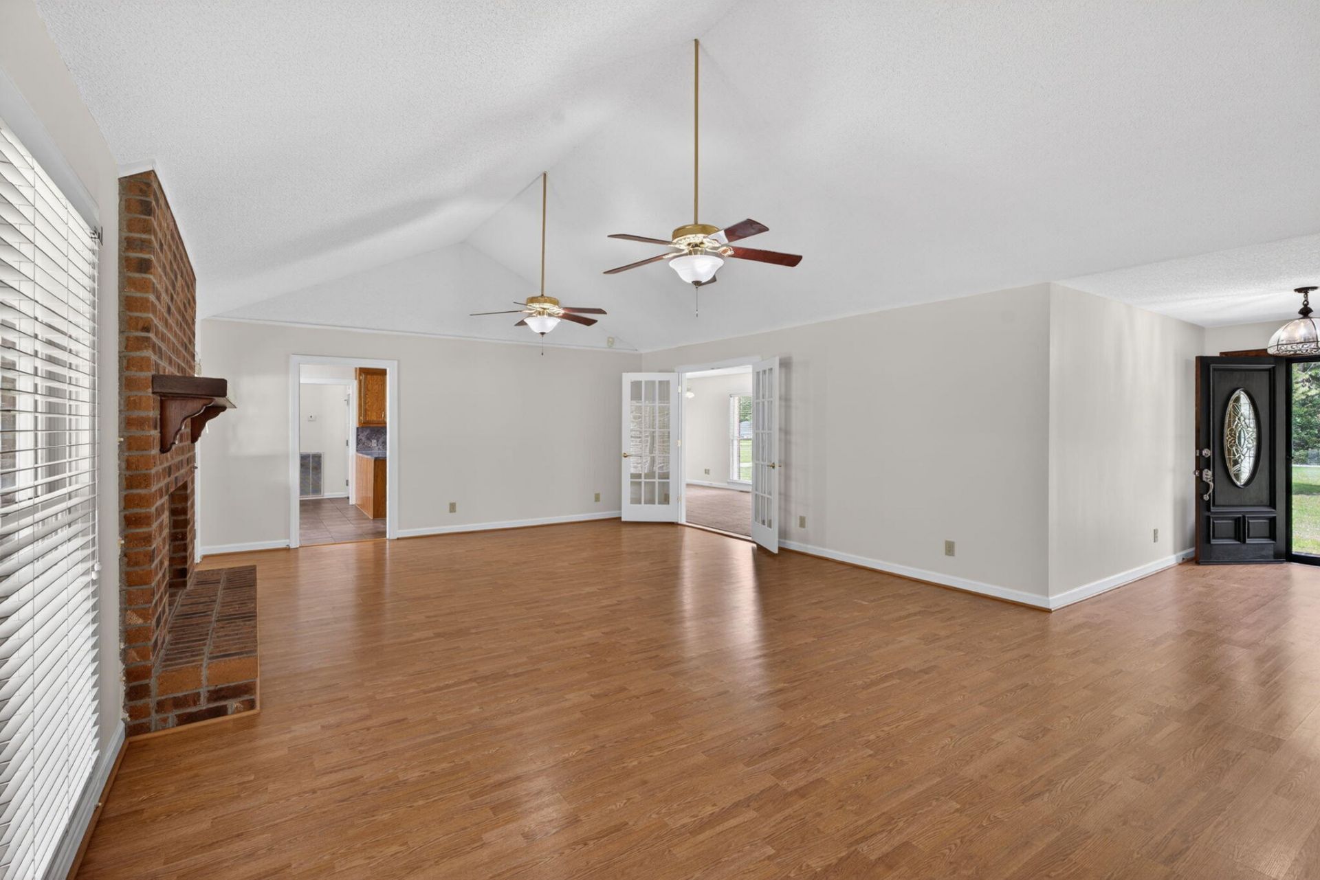 451 Kelton Road Photo 19