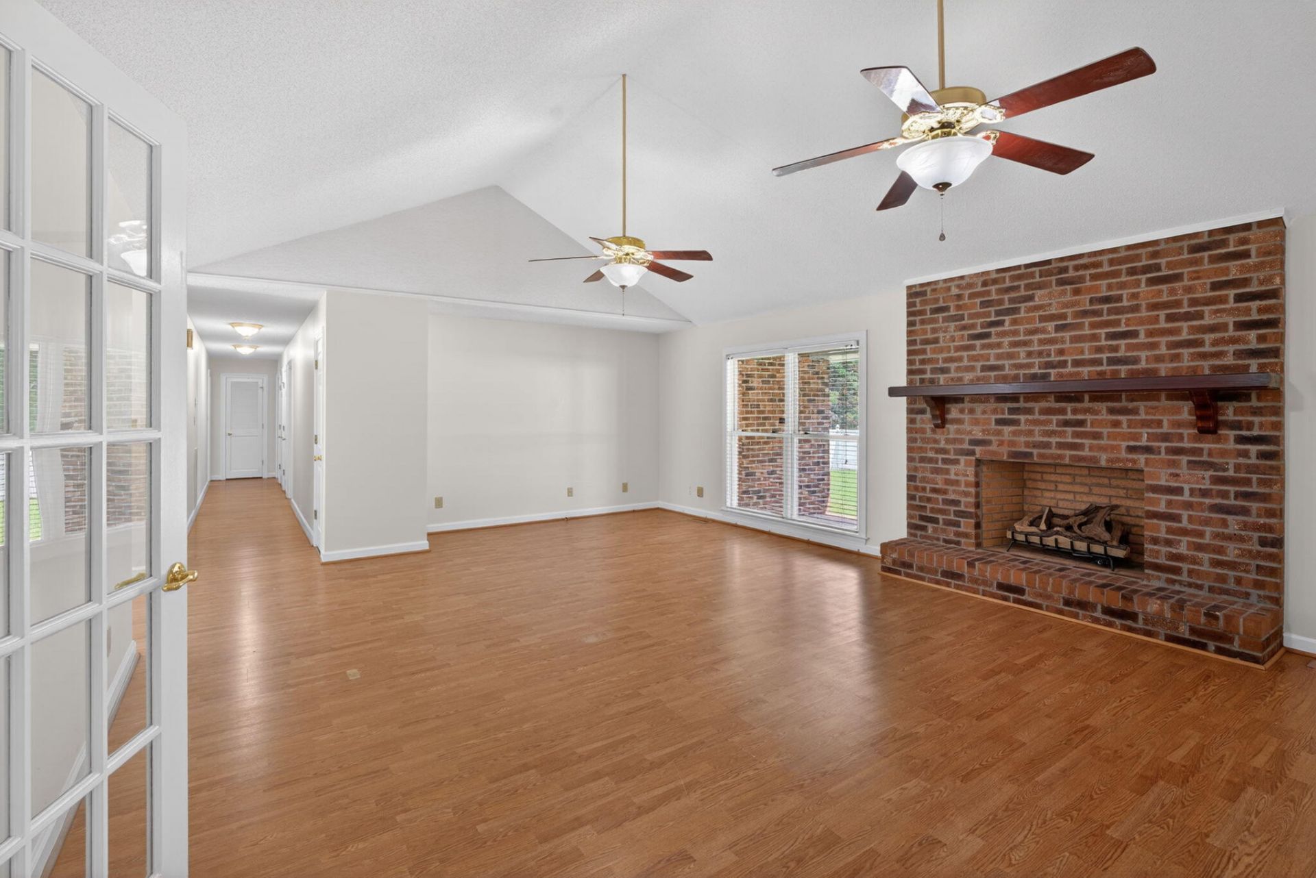 451 Kelton Road Photo 20