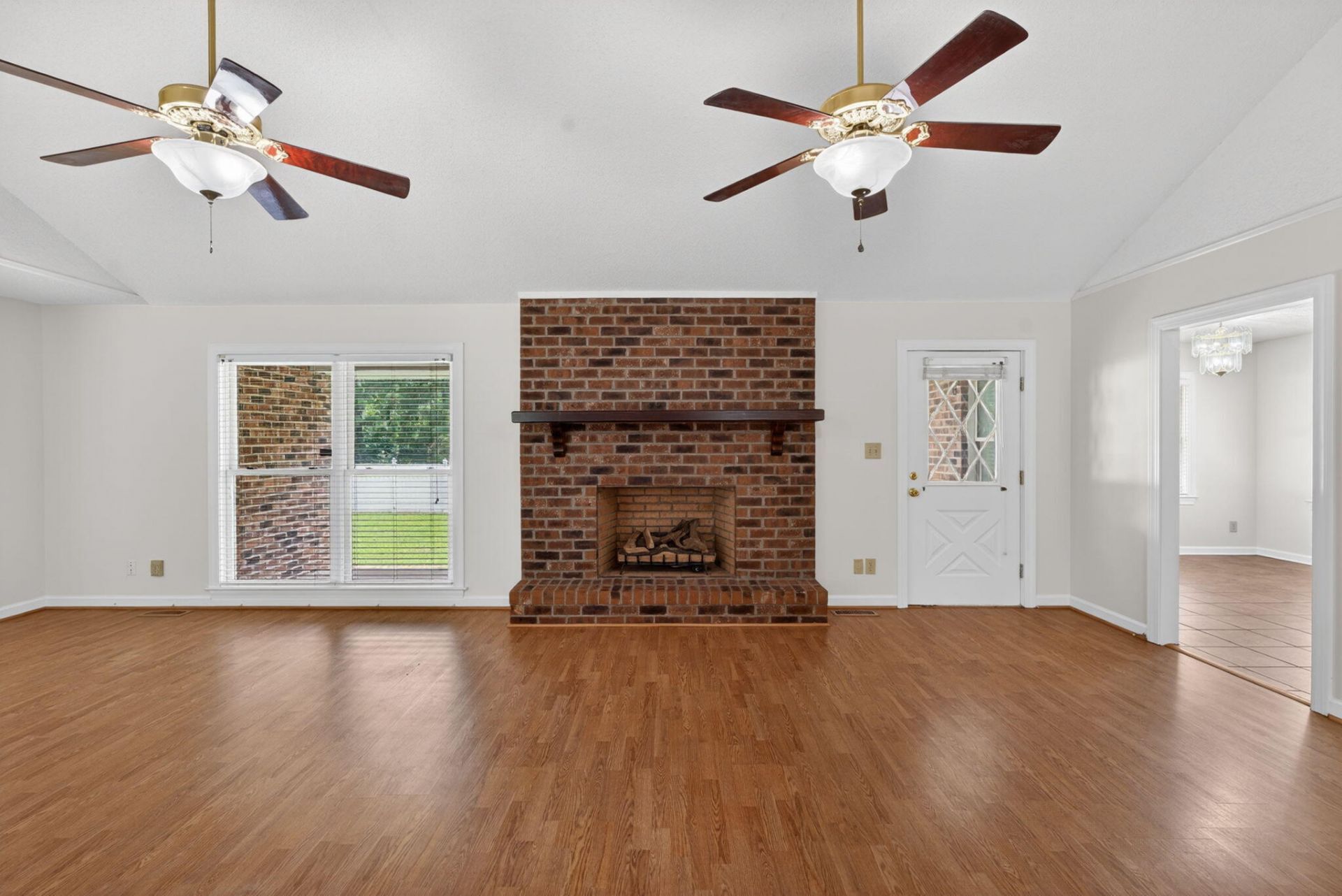451 Kelton Road Photo 21